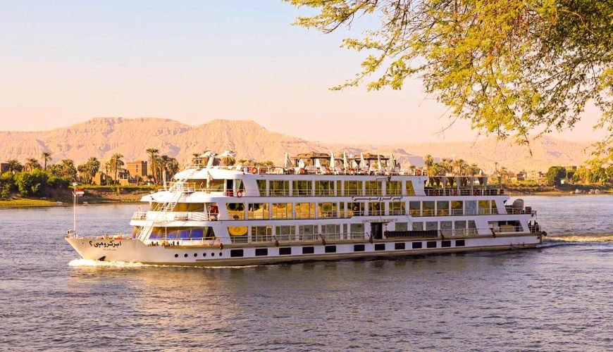Cruising the Nile: Best Itineraries and Travel Tips for 2025