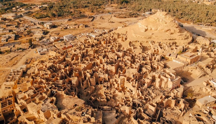 Egyptian Desert and Oasis Adventures: Top Tours & Tips